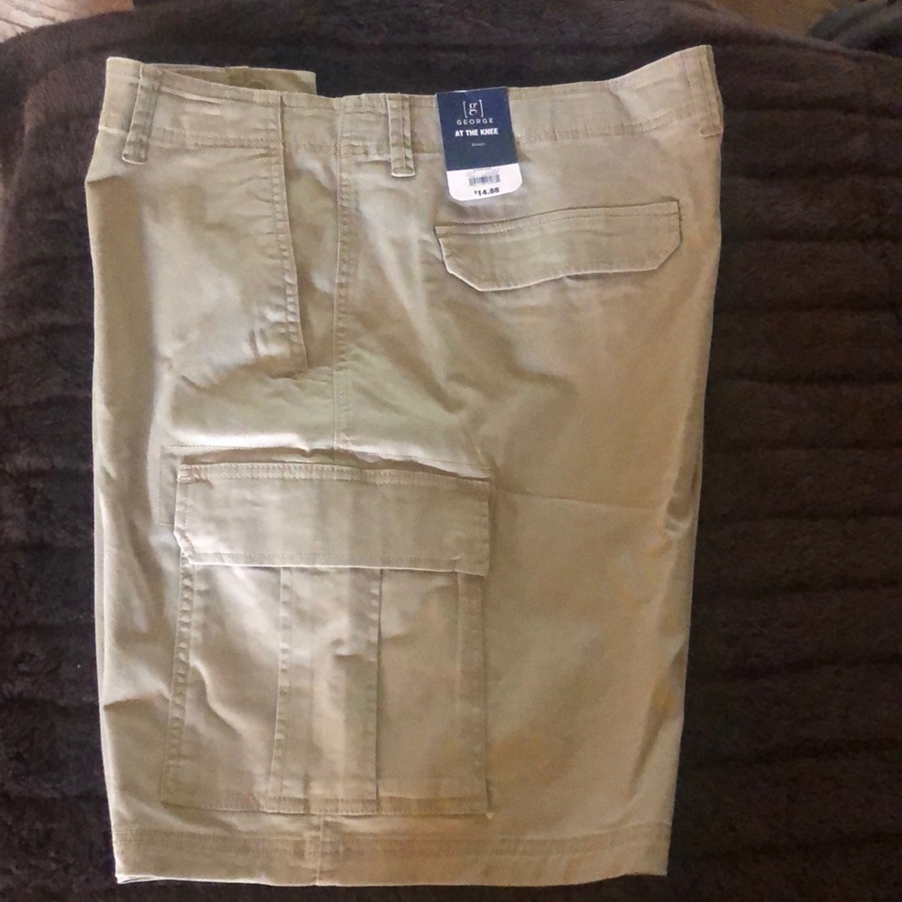 NWT - Cargo Short